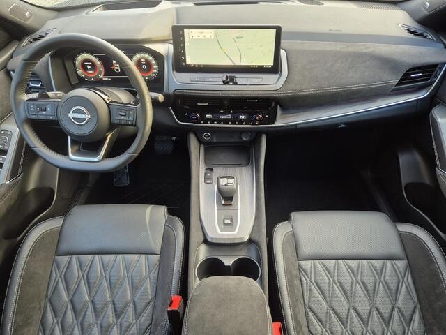 Nissan QASHQAI 1.3 MHEV Xtronic Tekna Plus / 1800kg Trekgewicht / Leder/Alcantara Bekleding / Google Maps Navigatie / BOSE Audio / HUD / Apple Carplay Android Auto / Panoramadak / Stuur-, Stoel en Voorruitverwarming / Elektrische achterklep / Massagestoelen /