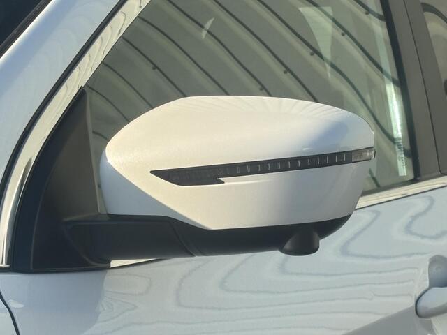 Nissan QASHQAI 1.3 DIG-T Tekna / Dealer Onderhouden / Trekhaak 1500 KG / Half Lederen Bekleding / Navigatie / Stoelverwarming / 360 Graden Camera / Adaptive Cruise Control / Climate Control / Apple CarPlay/Android Auto / Elektrische Stoelverstelling /