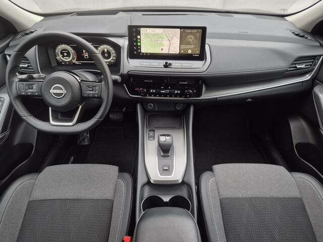 Nissan QASHQAI 1.3 MHEV Xtronic N-Connecta Automaat / Fabrieksgarantie t/m 06-2028 / 1.800 kg trekgewicht / Panorama dak / Elektrische klep / HUD / Camera 360° / Cold pack / Stuur-, stoel- en voorruitverwarming / Navigatie / Apple Carplay Android / 18" LM wielen /