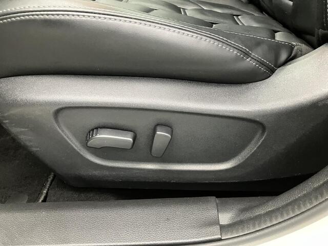 Nissan QASHQAI 1.3 DIG-T Design Edition / Dealer Onderhouden / Afneembare Trekhaak 1500 KG / Lederen Bekleding / Panoramadak / Navigatie / Stoelverwarming / 360 Graden Camera / Cruise Control / Climate Control /