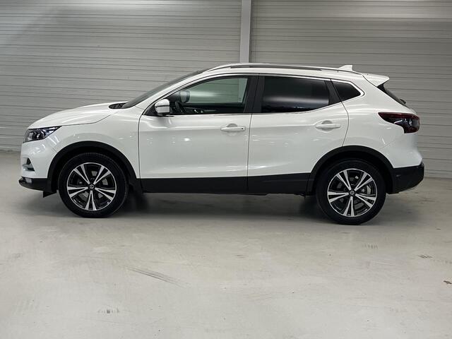 Nissan QASHQAI 1.3 DIG-T Design Edition / Dealer Onderhouden / Afneembare Trekhaak 1500 KG / Lederen Bekleding / Panoramadak / Navigatie / Stoelverwarming / 360 Graden Camera / Cruise Control / Climate Control /