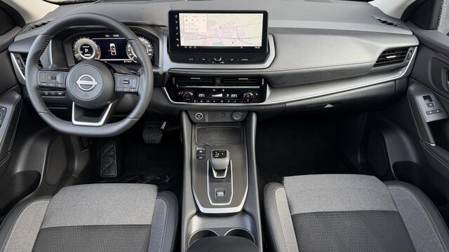 Nissan QASHQAI 1.3 MHEV Xtronic N-Connecta Automaat / Fabrieksgarantie t/m 03-2028 100.000 km / Panorama dak / 1.800 kg Trekgewicht / Elektrische klep / HUD / Camera 360° / Cold pack / Stuur-, stoel- en voorruitverwarming / Navigatie / Apple Carplay Android /