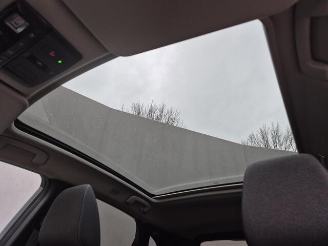 Nissan QASHQAI 1.3 MHEV Xtronic N-Connecta Automaat / Fabrieksgarantie tot 03-2028 / Facelift / Cold pack / Pack Easy / Allseason banden / HUD / Panoramadak / Elektrische achterklep / Trekgewicht 1800 kg / Rondomzicht camera /