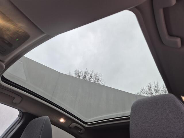 Nissan QASHQAI 1.3 MHEV Xtronic N-Connecta Automaat / Facelift / Fabrieksgarantie tot 03-2028<100.000 km / 1.800 kg trekgewicht / Panorama dak / Elektrische klep / HUD / Camera 360° / Cold pack & Pack Easy / Stuur-, stoel- en voorruitverwarming / Navigatie / Apple Carp