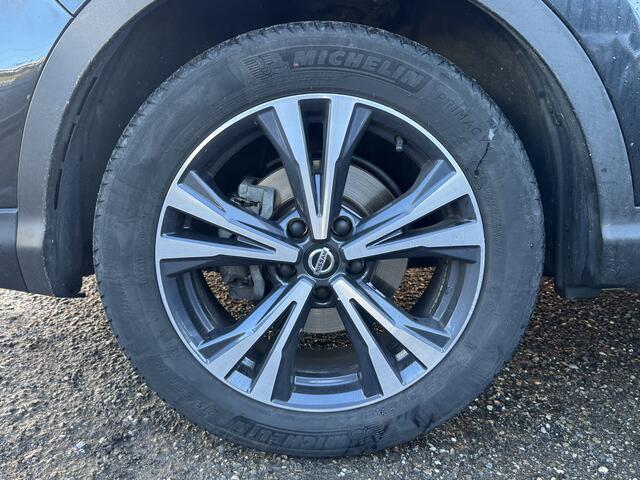 Nissan QASHQAI 1.3 DIG-T N-Connecta // NAVI // 360° CAMERA // PANO DAK // CLIMA // PDC V+A //