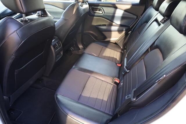 Nissan QASHQAI 1.3 MHEV Tekna PANO TREKHAAK CARPLAY HUD 19"LMV ACC HALFLEER DAB ELEK.ACHTERKLEP 2xPDC ZWARTE-HEMEL NAVI NAP ENZ!!