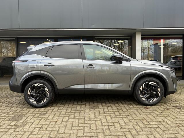 Nissan QASHQAI 1.3 MHEV Xtronic N-Connecta Nieuw uit voorraad leverbaar | Automaat | Draadloze telefoonlader | Panoramadak | Parkeersensoren voor- en achter | Climate Control | Fabrieksgarantie