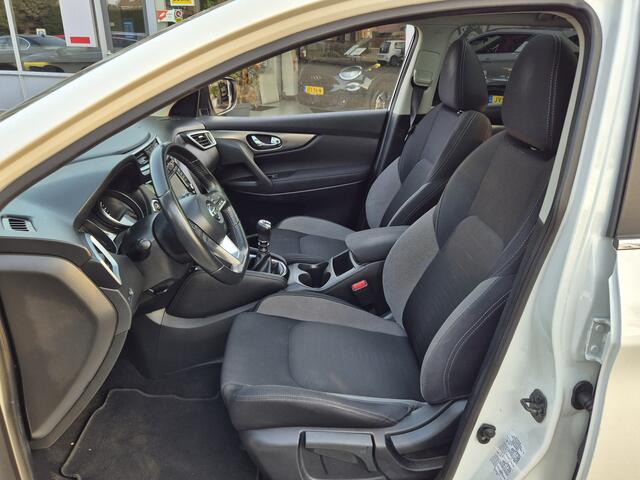 Nissan QASHQAI 1.2 N-Connecta Navigatie /Panoramadak / Cruisecontrol/ Airco/4 Seizoenenbanden