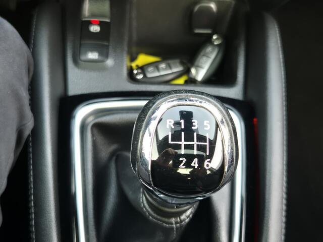 Nissan QASHQAI 1.2 N-Connecta Navigatie /Panoramadak / Cruisecontrol/ Airco/4 Seizoenenbanden