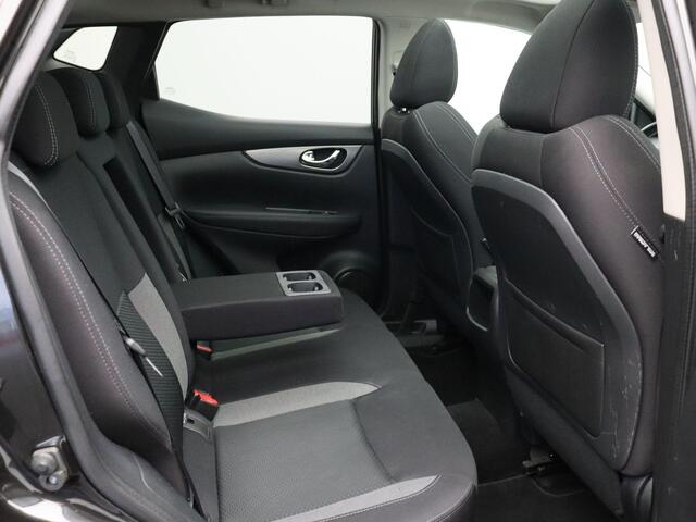 Nissan QASHQAI 158pk DIG-T N-Connecta | Panoramadak | Rondomzicht Camera | Trekhaak |