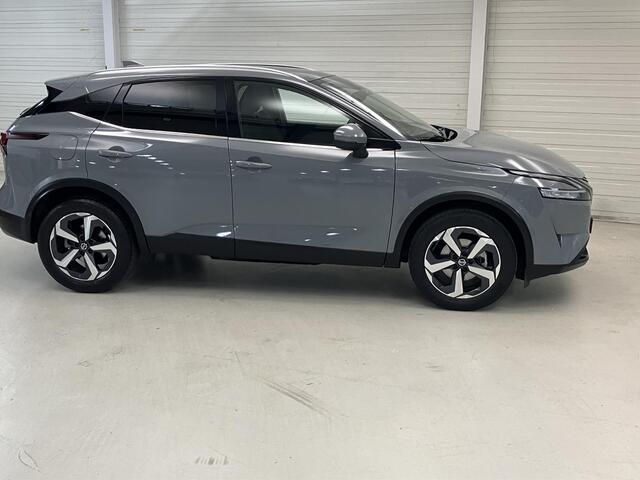 Nissan QASHQAI 1.3 MHEV Premiere Edition / Trekhaak afneembaar / Panorama dak.