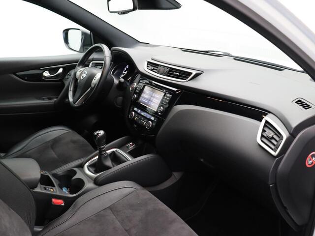 Nissan QASHQAI 1.6 Tekna | Climate control | Panoramadak | Rondomzicht camera | Trekhaak | Stoelverwarming | Half leder | Lichtmetalen velgen |