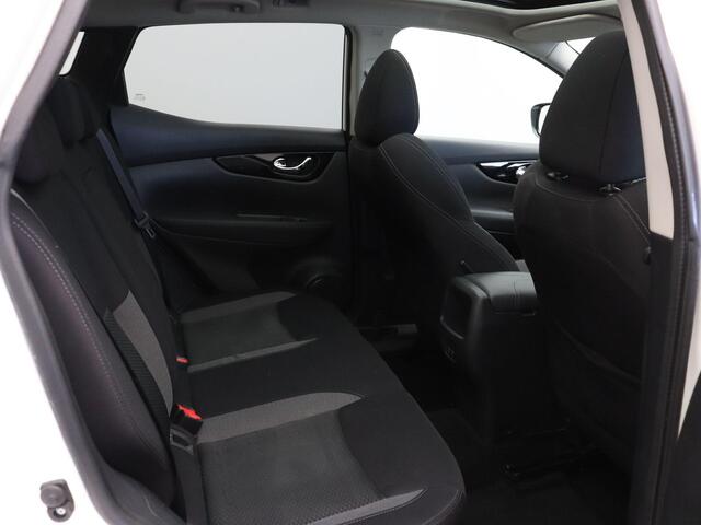 Nissan QASHQAI 1.3 DIG-T N-Connecta | Panoramadak | Climate control | Navigatie | Keyless entry | Rondomzicht camera |