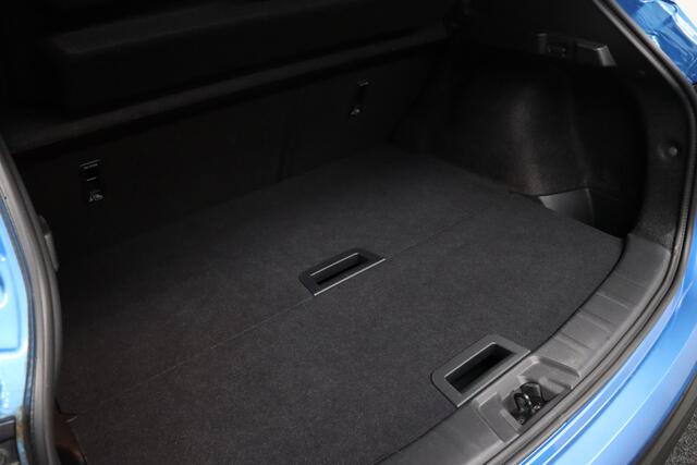 Nissan QASHQAI 1.3 DIG-T Design Edition | Panoramadak | Trekhaak | Cruise-control | 360° Camera | Clima | Navigatie | Parkeersensoren V+A | Keyless | LM Velgen | All-season Banden