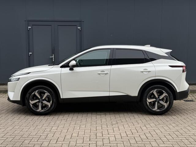 Nissan QASHQAI 1.3 MHEV N-Connecta / Trekhaak (1400 KG Trekgewicht) / All Season Banden / Dode Hoek Detectie / Apple Carplay / Android Auto / Panoramadak / 360 Graden Camera / Cruise Control Adaptief