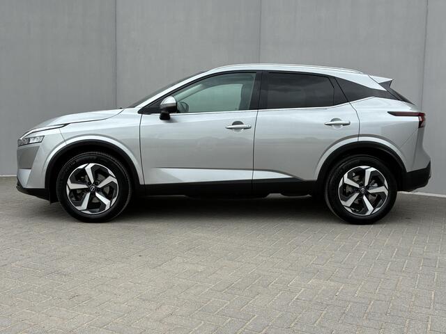 Nissan QASHQAI 1.3 MHEV N-Connecta / Panorama dak / Stoel-/Stuur-/Voorruitverwarming / Adaptieve Cruise Control / Trekgewicht 1.400KG / Achteruit-/360 Camera / Navigatie / Apple Carplay/Android Auto /