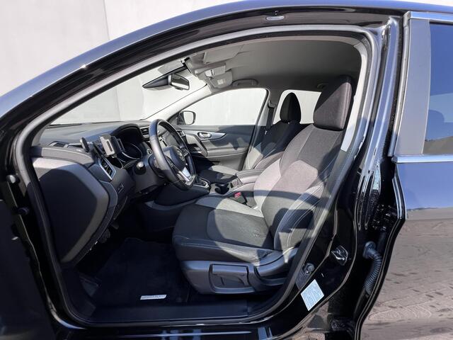 Nissan QASHQAI 1.3 DIG-T N-Connecta / Dealer onderhouden / 1.500 kg trekhaak / Adaptieve CC / Dode hoek detectie / Stoelverwarming / Camera 360° / Apple Carplay Android / 18" LM wielen + All Season banden /