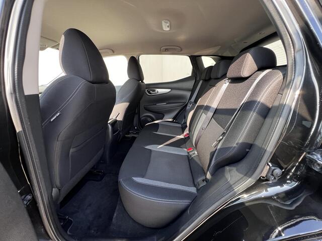 Nissan QASHQAI 1.3 DIG-T N-Connecta / Dealer onderhouden / 1.500 kg trekhaak / Adaptieve CC / Dode hoek detectie / Stoelverwarming / Camera 360° / Apple Carplay Android / 18" LM wielen + All Season banden /
