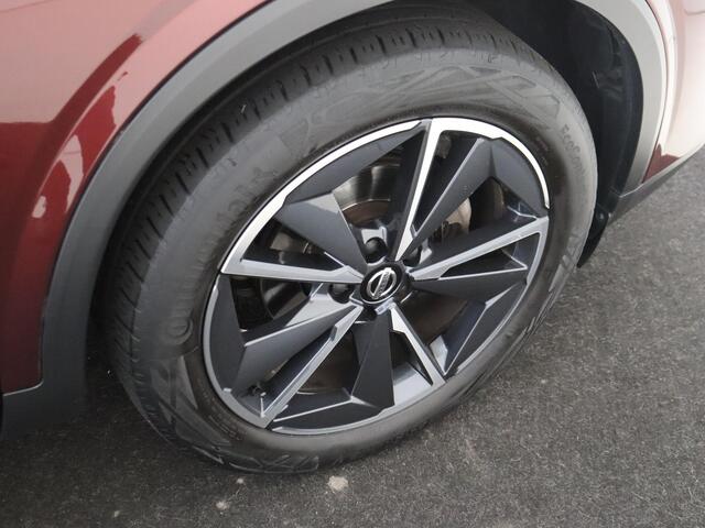 Nissan QASHQAI 1.3 MHEV Xtronic Tekna Design Pack | airco automatisch | Apple Carplay/Android | cruise control adaptief met Stop&Go en stuurhulp | dodehoekdetectie met correctie | file assistent | lederen/stof bekleding | lichtmetalen velgen 19" | matrix LED koplampen 