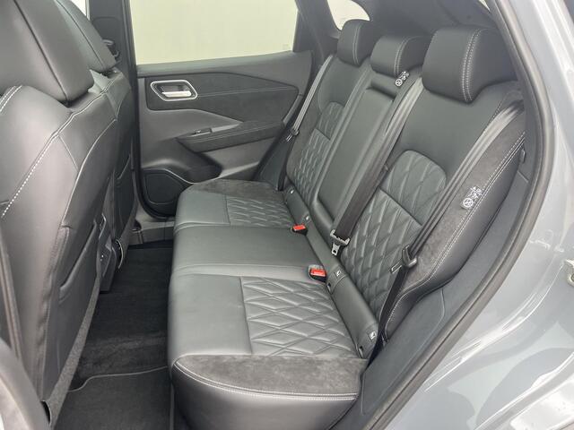 Nissan QASHQAI 1.3 MHEV Xtronic Tekna Plus / 1800kg Trekgewicht / Apple Carplay Android Auto / Bose Audio Installatie / Panorama Dak / Stoel,- Stuur en Voorruit Verwarming / Leder- Alcantara Interieur /