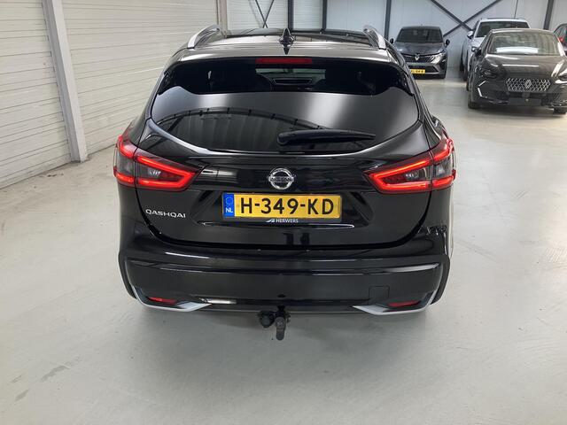 Nissan QASHQAI 1.3 DIG-T Tekna / Trekhaak / Panoramadak