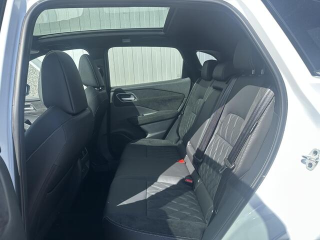 Nissan QASHQAI 1.3 MHEV Xtronic Tekna Plus Automaat / 1800kg Trekgewicht / Apple Carplay Android Auto / Bose Audio Installatie / Panorama Dak / Stoel,- Stuur en Voorruit Verwarming / Leder- Alcantara Interieur /