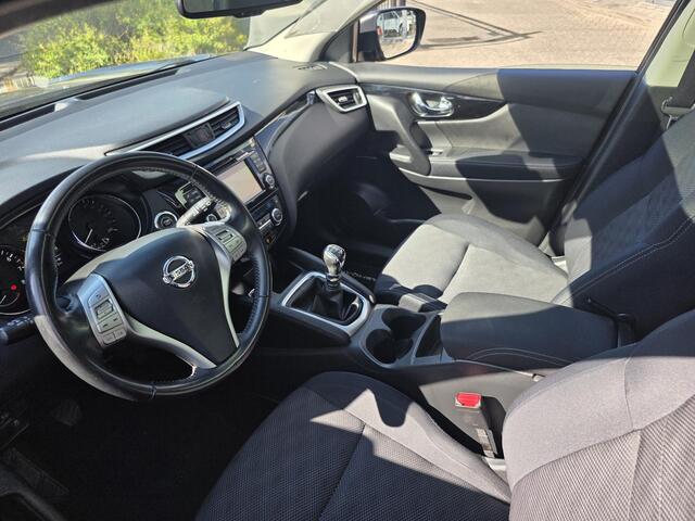 Nissan QASHQAI 1.2 N-Connecta Design Pack