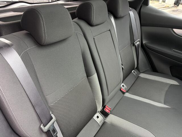 Nissan QASHQAI 1.2 N-connecta , panodak, trekhaak, camera 360, cruise, climate, navi