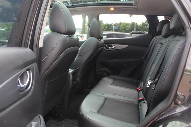 Nissan QASHQAI 1.3 DIG-T Tekna 160pk / Trekhaak / Panoramadak / 360Camera / 19'' / Navigatie / Keyless / Stoelverwarming / DAB / Cruise Control