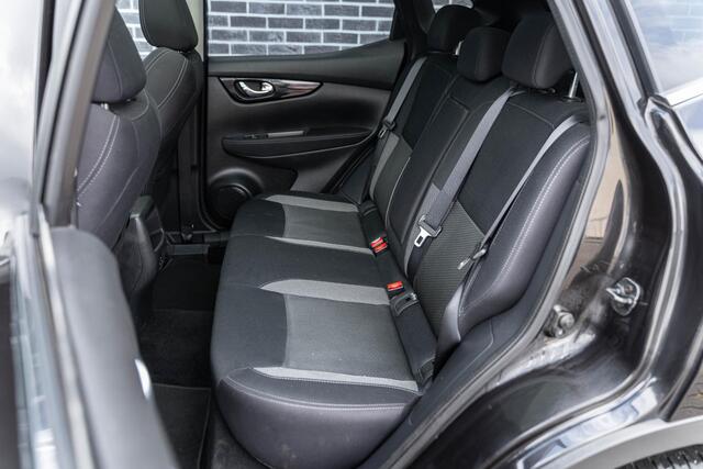 Nissan QASHQAI 1.3 DIG-T 140 N-Connecta | Panoramadak | 360 Graden Camera | Parkeersensoren | Navigatie | Lichtmetalen Velgen 18 inch | Cruise Control | Keyless Entry