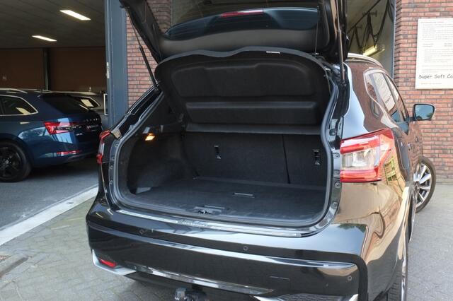 Nissan QASHQAI 1.3 DIG-T Tekna + AUT | Trekhaak | ACC | Leder | Panorama | 360