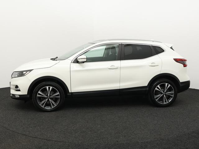 Nissan QASHQAI 1.2 N-Connecta Bluetooth, Cruise control, Parkeersensor voor en achter, Keyless entry, Navigatiesysteem full map, Rijstrooksensor Ruime en comfortabele SUV. Luxe N-Connecta uitvoering. Veel moderne opties. Ideaal voor gezin en lange afstanden.Hoge instap