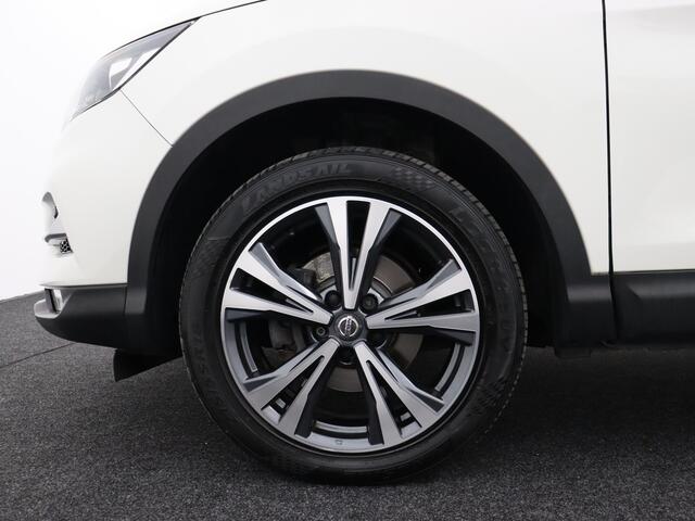 Nissan QASHQAI 1.2 N-Connecta Bluetooth, Cruise control, Parkeersensor voor en achter, Keyless entry, Navigatiesysteem full map, Rijstrooksensor Ruime en comfortabele SUV. Luxe N-Connecta uitvoering. Veel moderne opties. Ideaal voor gezin en lange afstanden.Hoge instap