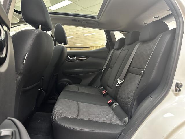 Nissan QASHQAI 1.2 N-Connecta/ Automaat!/ Pano-Dak!/ 18''LMV/ LED Dagrijverl./ Keyless/ DAB+/ Clima/ Navi/ Cruise/ Bluetooth/ Multi.LEDER.Stuur/ Elek.Pakket/ Isofix/ PDC V+A.
