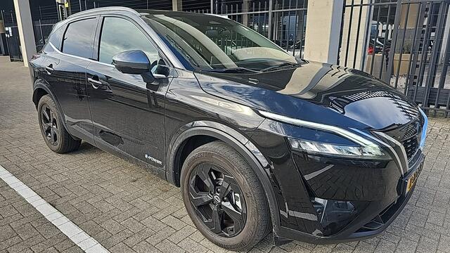 Nissan QASHQAI 1.5 e-Power Black Edition / Panoramadak / Navigatie / Stoelverwarming / Camera