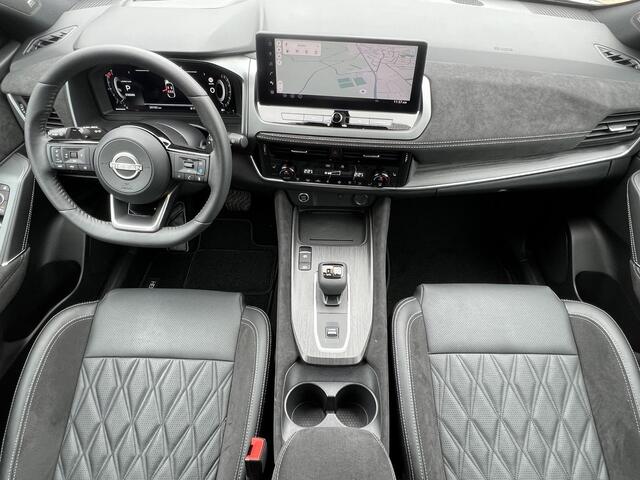 Nissan QASHQAI 1.3 MHEV Xtronic Tekna Plus / Fabrieksgarantie tot 10-2028 / Panorama dak / HUD / BOSE audio / Leder / Stuur- en stoelverwarming / 1.800 kg trekgewicht / Navigatie / Apple Carplay Android / 20" LM wielen & All Season banden /