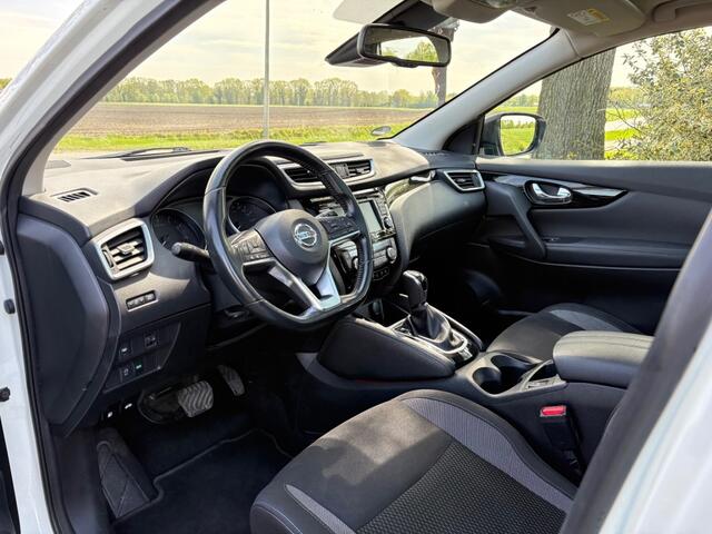 Nissan QASHQAI 1.3 DIG-T BUS. ED. / AUTOMAAT / PANO / VOLL
