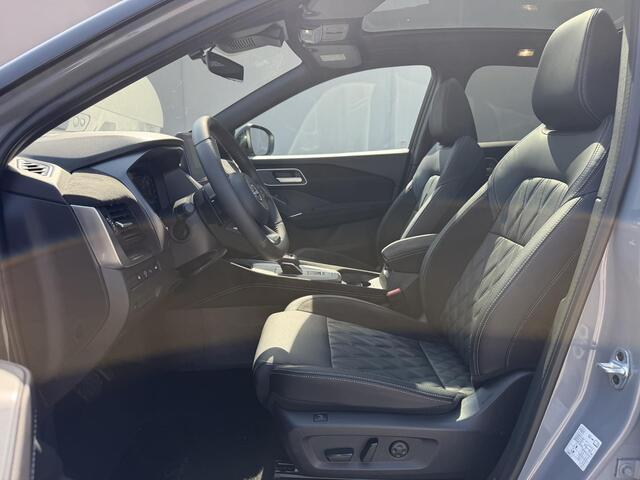 Nissan QASHQAI 1.3 MHEV Xtronic Tekna Plus / Fabrieksgarantie tot 9-2028 / Panorama dak / HUD / BOSE audio / Leder / Stuur- en stoelverwarming / 1.800 kg trekgewicht / Navigatie / Apple Carplay Android / 20" LM wielen & All Season banden /