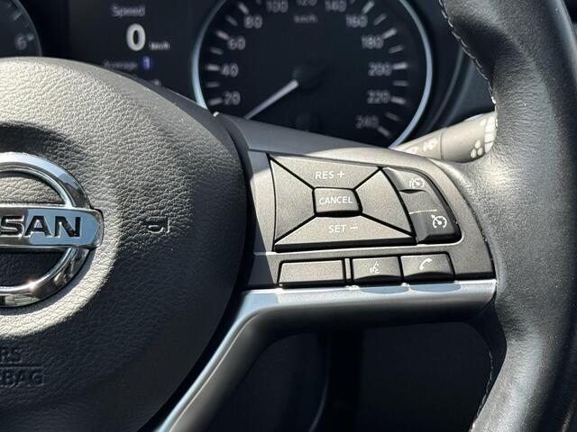 Nissan QASHQAI 1.3 DIG-T Premium Edition /Automaat / Panoramadak / Leder / Climate Control / Stoelverwarming Voor / Keyless Entry