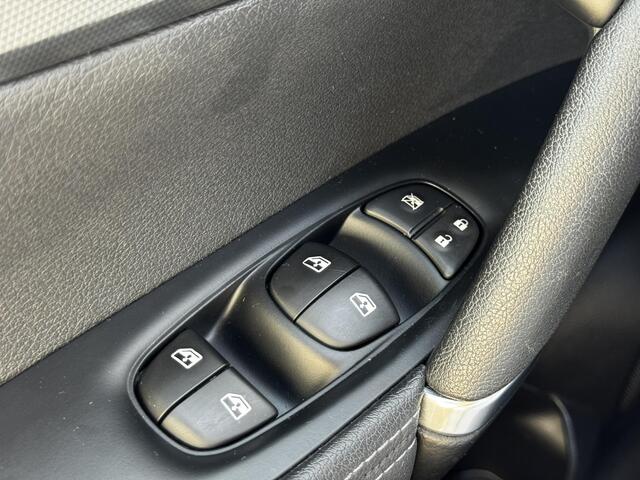 Nissan QASHQAI 1.3 DIG-T Premium Edition /Automaat / Panoramadak / Leder / Climate Control / Stoelverwarming Voor / Keyless Entry