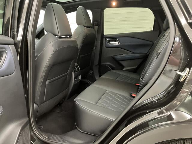 Nissan QASHQAI 1.3 MHEV Xtronic Tekna Plus / Eerste Eigenaar / Dealer Onderhouden / Trekhaak 1800 KG / Panoramadak / BOSE Audio / All Seasonbanden / Massagestoelen / Lederen Bekleding / HUD / Elektrische Kofferbak /