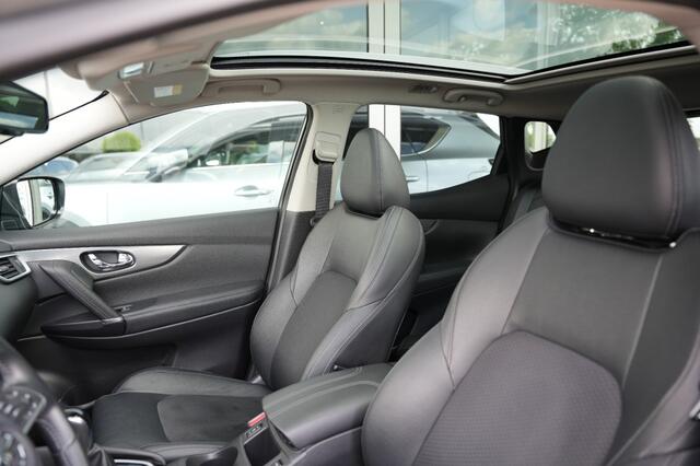 Nissan QASHQAI 1.3 DIG-T TEKNA,Pano,Camera,Trekhaak