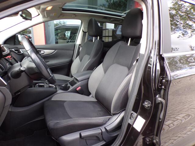 Nissan QASHQAI 1.3 DIG-T N-Connecta Pano Trekhaak Carplay Camera NAP!