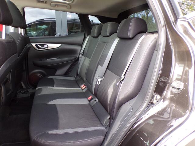 Nissan QASHQAI 1.3 DIG-T N-Connecta Pano Trekhaak Carplay Camera NAP!