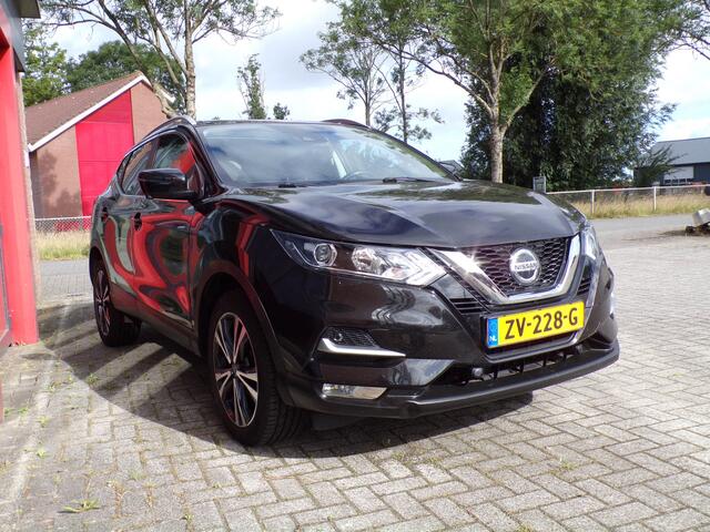 Nissan QASHQAI 1.3 DIG-T N-Connecta Pano Trekhaak Carplay Camera NAP!