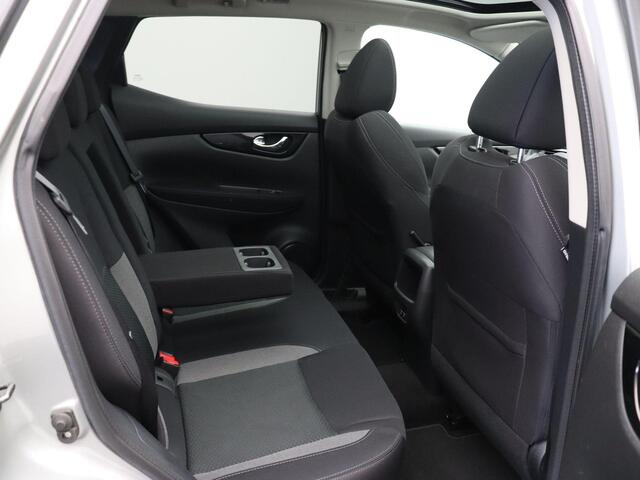Nissan QASHQAI 1.3 DIG-T N-Connecta | Trekhaak | Panorama dak | Android auto & Apple carplay |