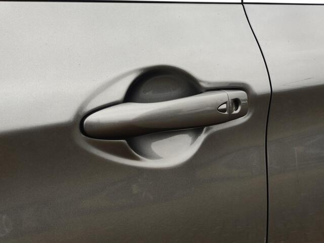 Nissan QASHQAI 1.2 N-Connecta | Navigatie, Trekhaak, Keyless, Parkeercamera, Climate + Cruise Control, Stoelverwarming