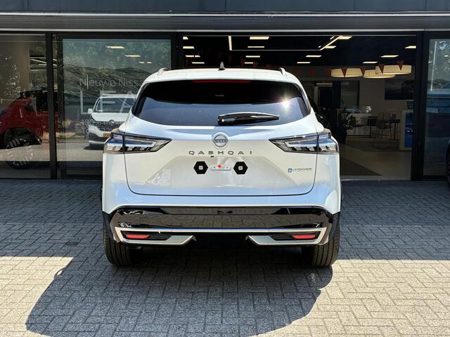 Nissan QASHQAI 1.5 e-Power Tekna Plus NIEUW UIT VOORRAAD LEVERBAAR | Stoelmassage | Lederen bekleding | Bose geluidsinstallatie | Stoelverwarming | Stuurverwarming | Adaptieve Cruise Control | Climate Control | Panoramadak | Apple CarPlay & Android Auto | 10 jaar fabrie