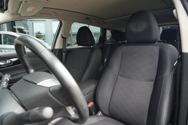 Nissan QASHQAI 1.6 N-Connecta 164pk Panoramadak/Trekhaak/360Camera