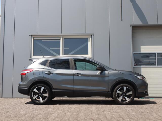 Nissan QASHQAI 1.2 N-Connecta / Eerste eigenaar / Dealer onderhouden / Pano / Trekhaak
